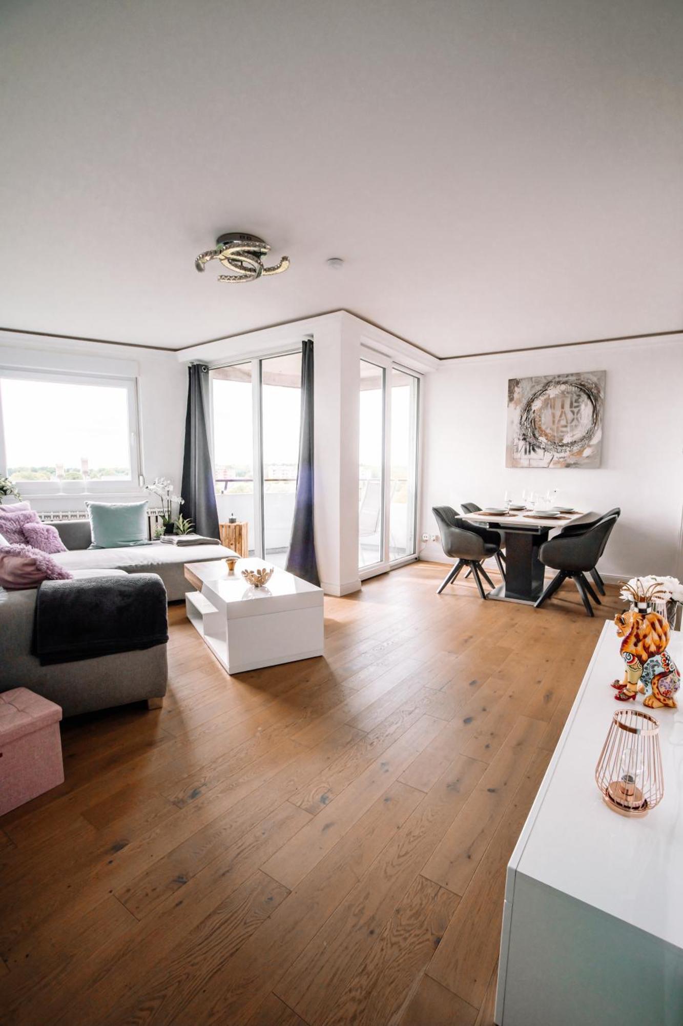 וולפסבורג Apartment Am Neuen Teich -Balkon- 4 Personen -Waschmaschine מראה חיצוני תמונה